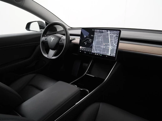 Tesla Model 3 - Afbeelding 2 van 30