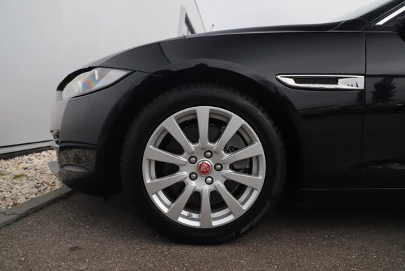 Jaguar XE - Afbeelding 9 van 30