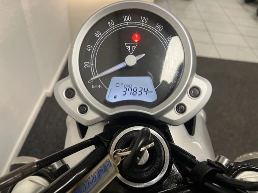 Triumph Street Twin - Afbeelding 2 van 16