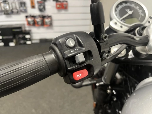 Triumph Street Twin - Afbeelding 6 van 16