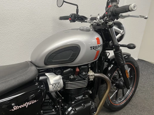 Triumph Street Twin - Afbeelding 8 van 16