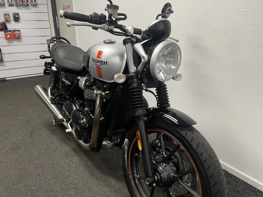 Triumph Street Twin - Afbeelding 9 van 16