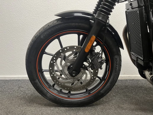 Triumph Street Twin - Afbeelding 13 van 16