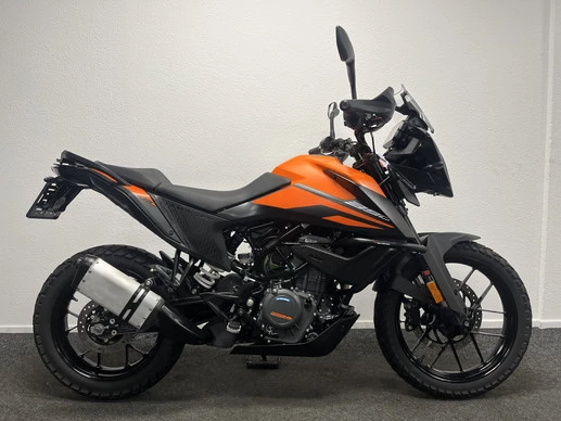 KTM 390 - Afbeelding 1 van 18