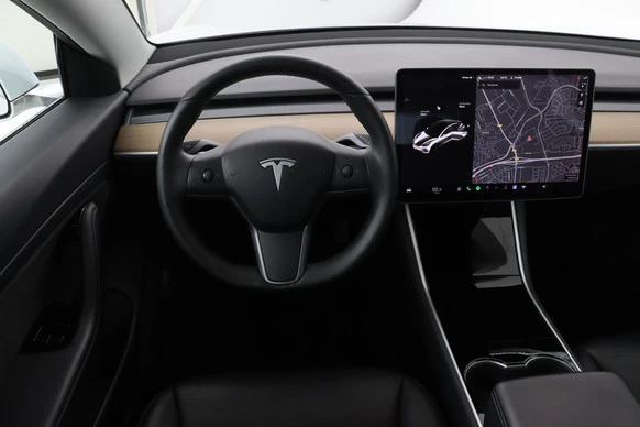 Tesla Model 3 - Afbeelding 3 van 30