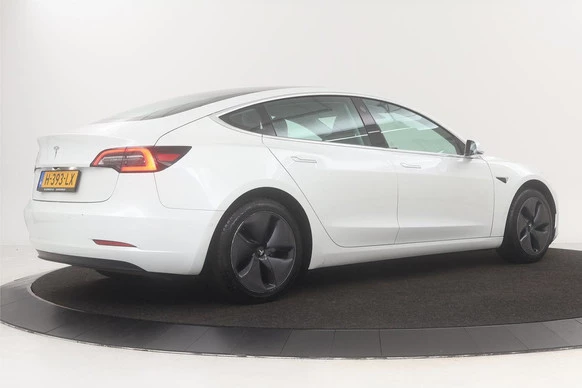 Tesla Model 3 - Afbeelding 29 van 30