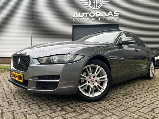 Jaguar XE - Afbeelding 1 van 30