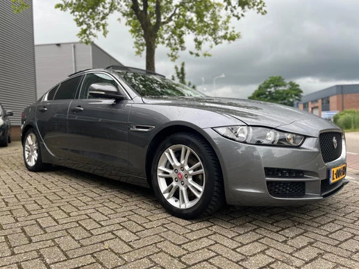 Jaguar XE - Afbeelding 11 van 30