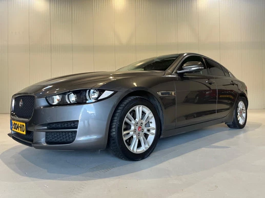 Jaguar XE - Afbeelding 1 van 30