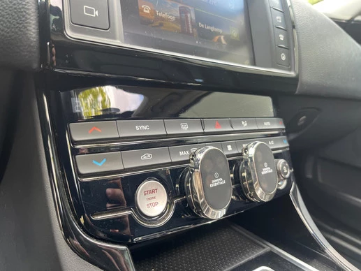 Jaguar XE - Afbeelding 8 van 30