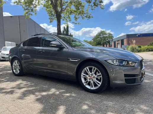 Jaguar XE - Afbeelding 12 van 30