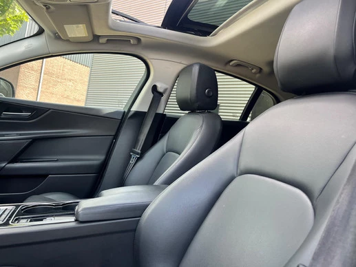 Jaguar XE - Afbeelding 19 van 30