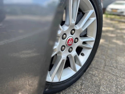 Jaguar XE - Afbeelding 22 van 30