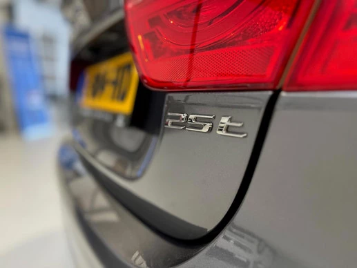 Jaguar XE - Afbeelding 28 van 30
