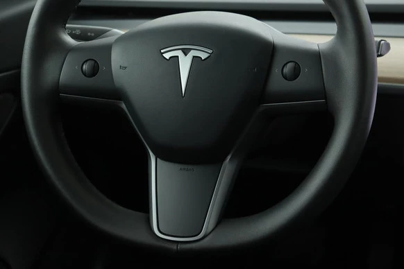 Tesla Model 3 - Afbeelding 9 van 30