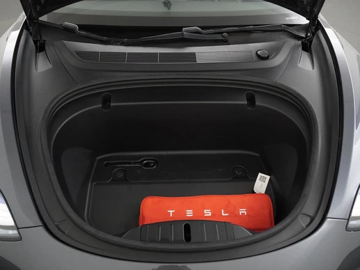 Tesla Model 3 - Afbeelding 21 van 30