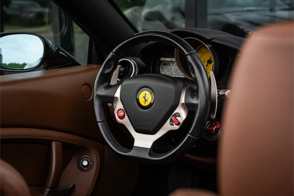 Ferrari California - Afbeelding 14 van 30