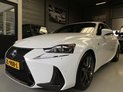 Lexus IS - Afbeelding 2 van 30