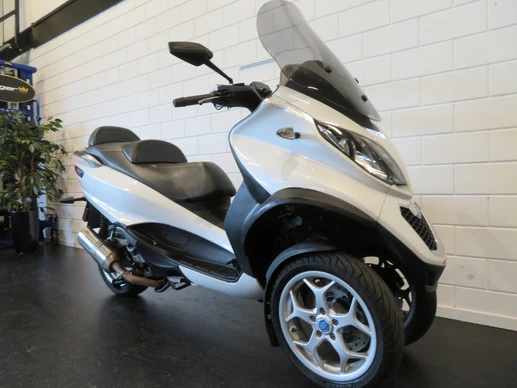 Piaggio MP3 - Afbeelding 8 van 14