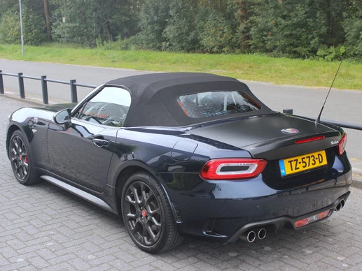 Fiat 124 Spider - Afbeelding 4 van 30