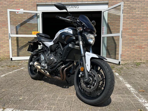 Yamaha MT 07 - Afbeelding 1 van 13