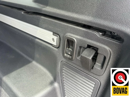 Volkswagen Touran - Afbeelding 18 van 29