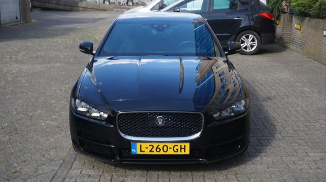 Jaguar XE - Afbeelding 10 van 30