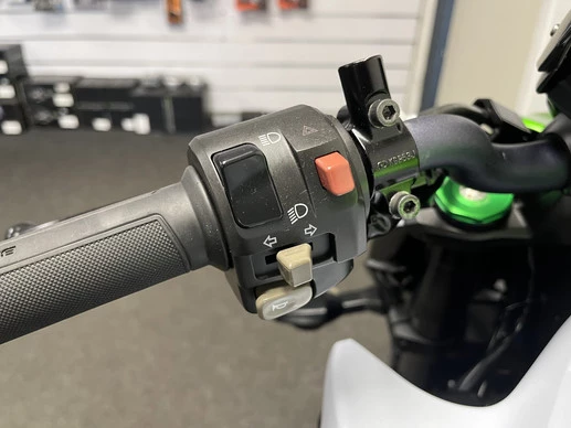 Kawasaki Z1000 - Afbeelding 18 van 19