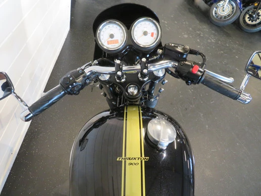 Triumph Thruxton 900 - Afbeelding 9 van 15