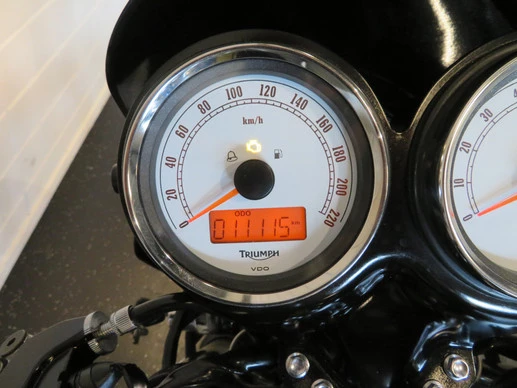 Triumph Thruxton 900 - Afbeelding 10 van 15