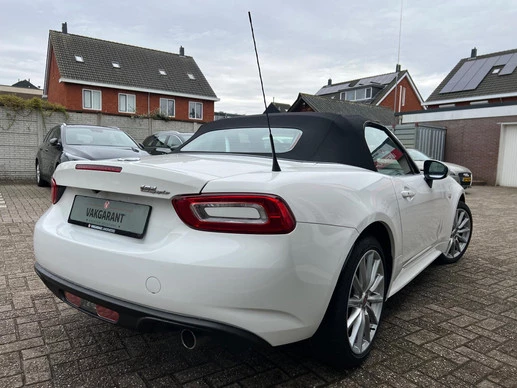 Fiat 124 Spider - Afbeelding 5 van 16