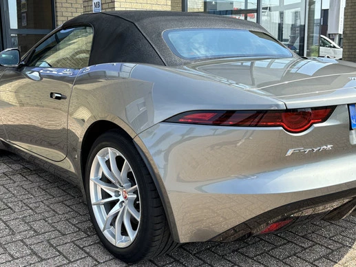 Jaguar F-Type - Afbeelding 17 van 24