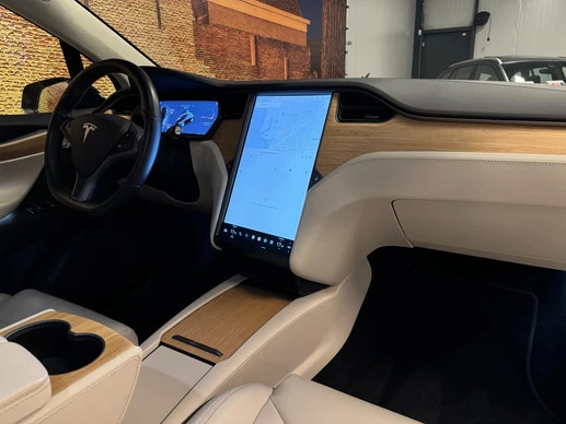 Tesla Model X - Afbeelding 14 van 30