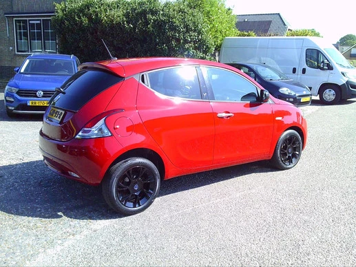 Lancia Ypsilon - Afbeelding 2 van 15