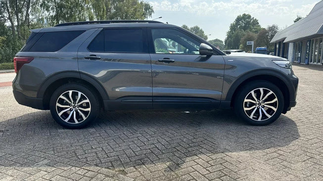 Ford Explorer - Afbeelding 2 van 25