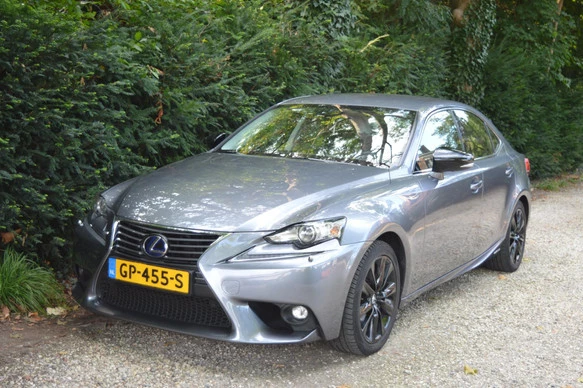 Lexus IS - Afbeelding 2 van 18