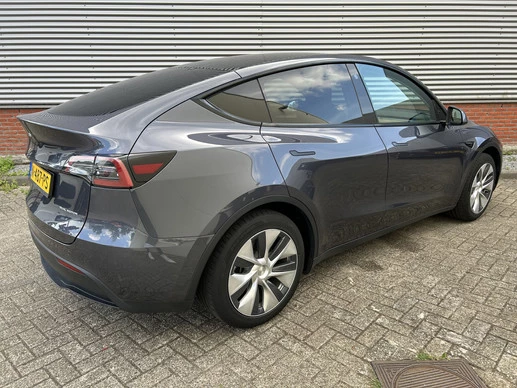 Tesla Model Y - Afbeelding 3 van 17