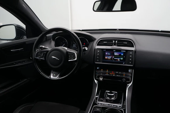 Jaguar XE - Afbeelding 8 van 24