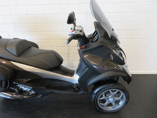 Piaggio MP3 - Afbeelding 9 van 14