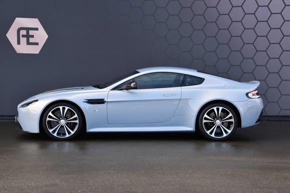 Aston Martin V12 Vantage - Afbeelding 6 van 30