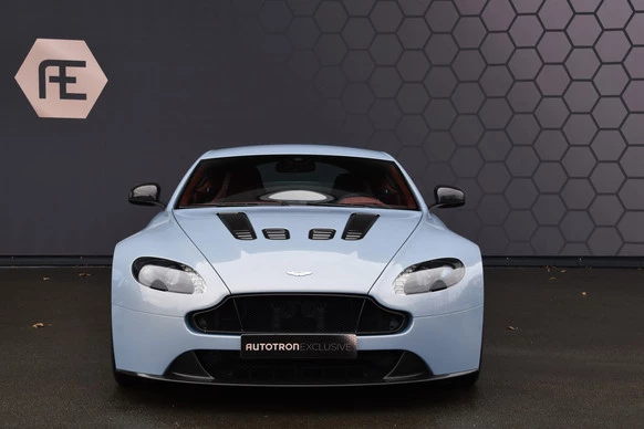 Aston Martin V12 Vantage - Afbeelding 9 van 30