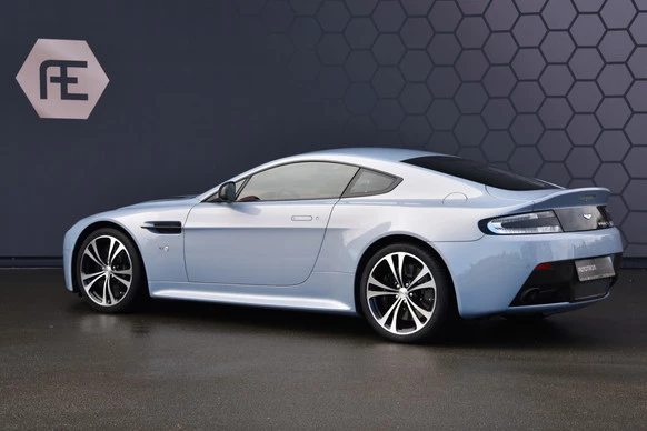 Aston Martin V12 Vantage - Afbeelding 22 van 30