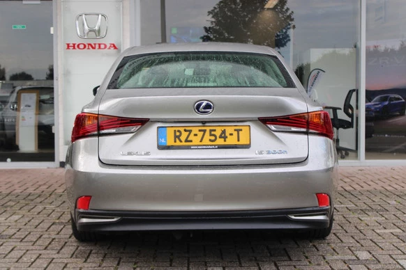 Lexus IS - Afbeelding 9 van 30