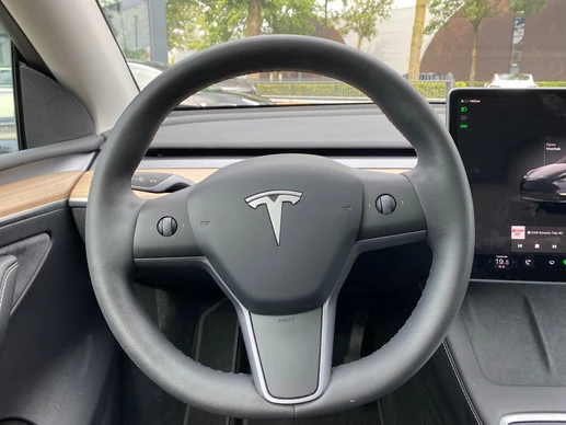 Tesla Model Y - Afbeelding 14 van 26