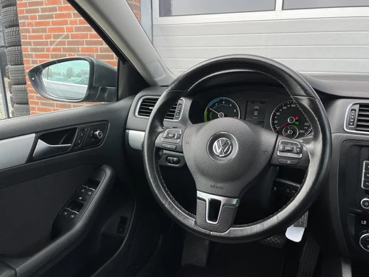 Volkswagen Jetta - Afbeelding 15 van 24