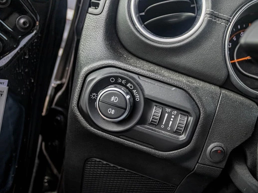Jeep Wrangler - Afbeelding 21 van 30