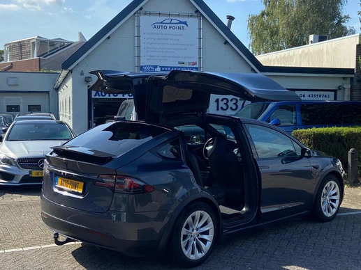 Tesla Model X - Afbeelding 3 van 16