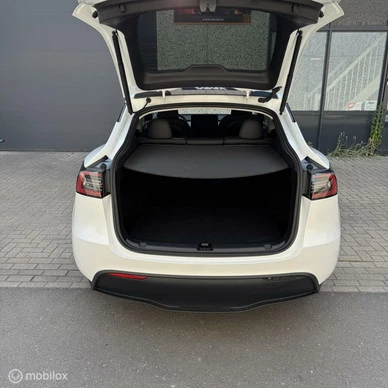 Tesla Model Y - Afbeelding 18 van 23