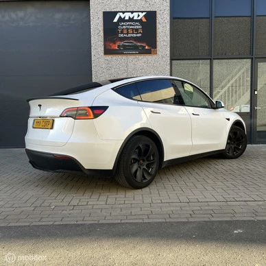 Tesla Model Y - Afbeelding 1 van 23