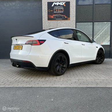 Tesla Model Y - Afbeelding 1 van 22